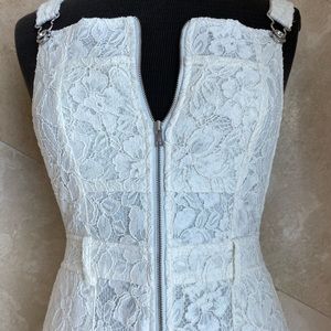 BCBG MaxAzria:LACE OVERALLS- MED.